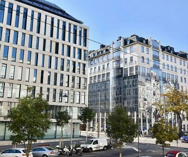 Schottenring Stock Exchange * Viena